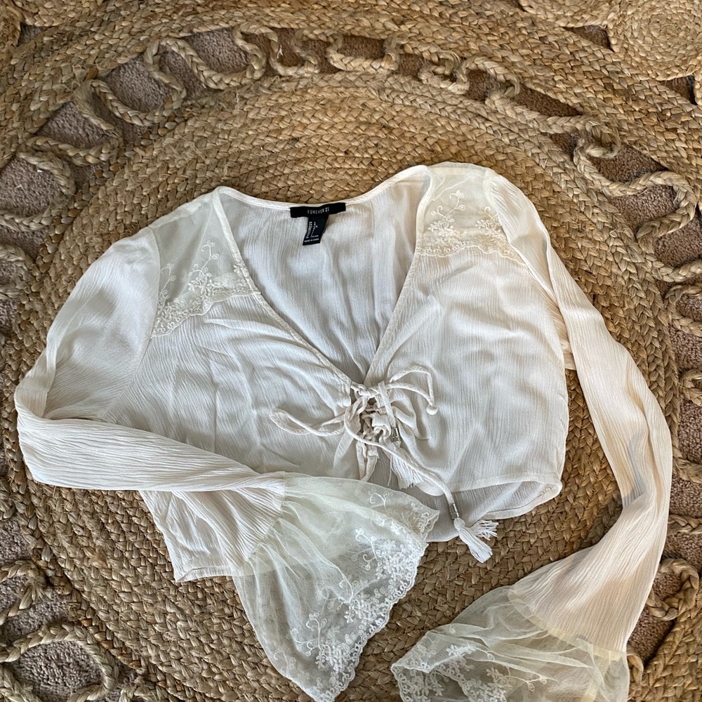 Forever21 cream crop top with lace